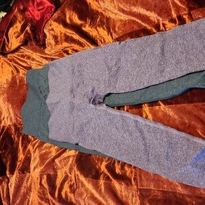 2 pair of scrunch butt True Tight leggings